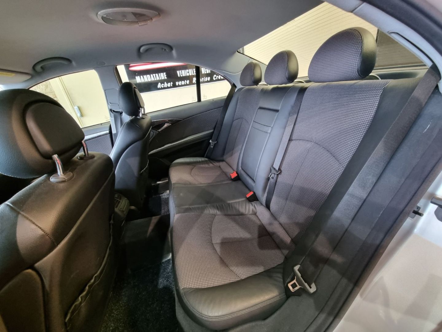 MERCEDES-BENZ CLASSE E III (W211) - TRES BELLE 2.7CDI Avangarde