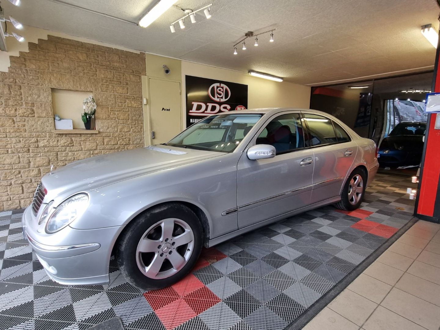 MERCEDES-BENZ CLASSE E III (W211) - TRES BELLE 2.7CDI Avangarde