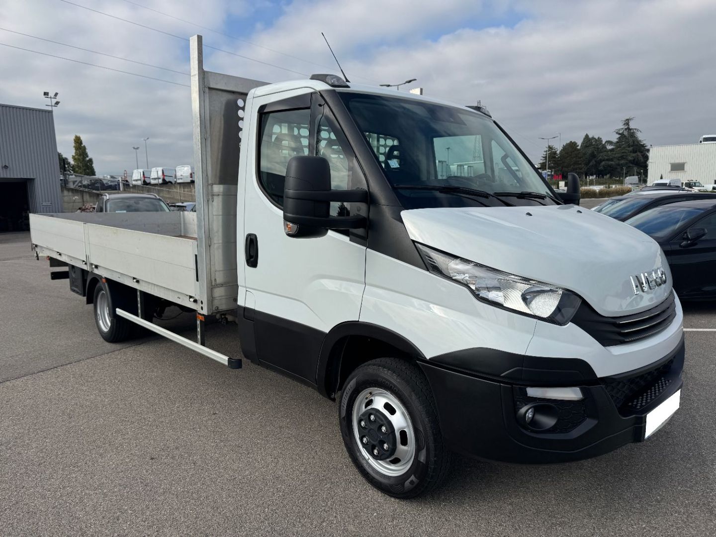 IVECO DAILY PLATEAU - 35C14 A8 2L3 5M PLANCHER BOIS (2022)