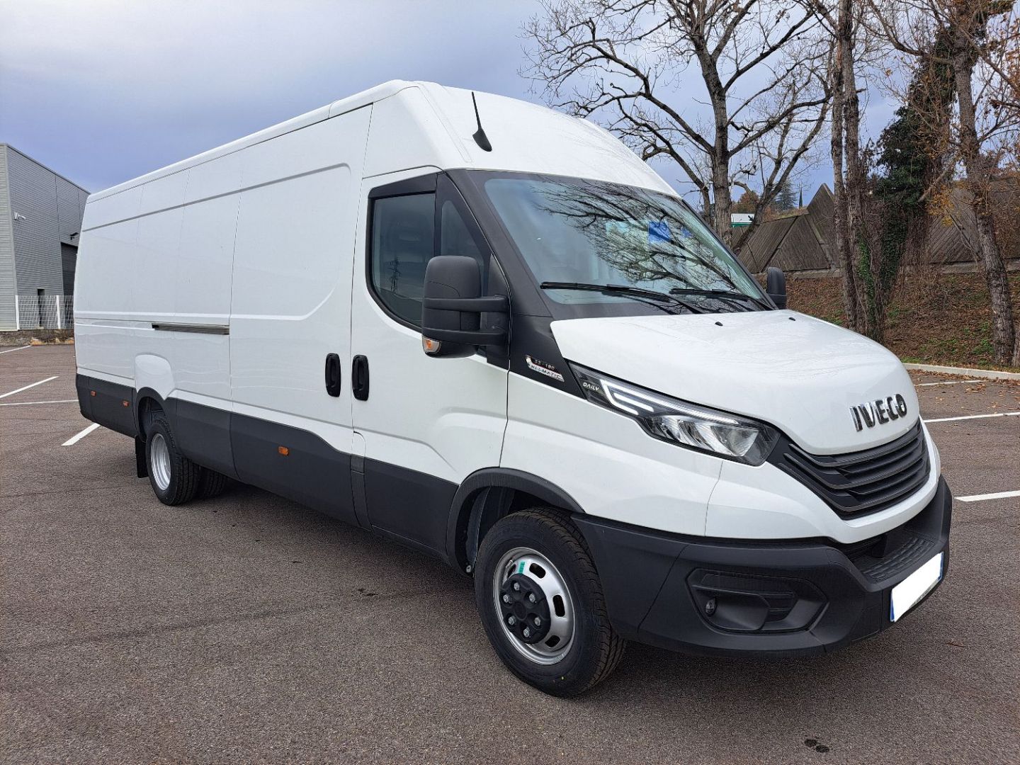 IVECO DAILY FOURGON - 35C18 A8 L5 (2024)