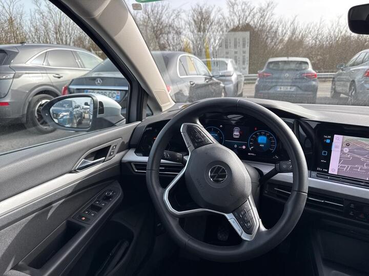 VOLKSWAGEN GOLF - 2.0 TDI 115 Life Business 1st