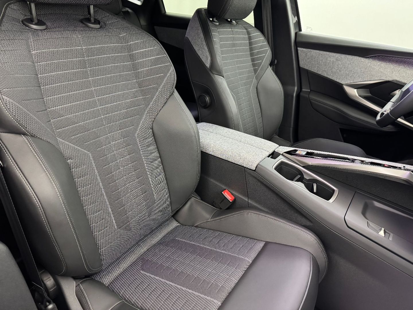PEUGEOT 3008 - 1.2 Hybrid 145 GT e-DCS6
