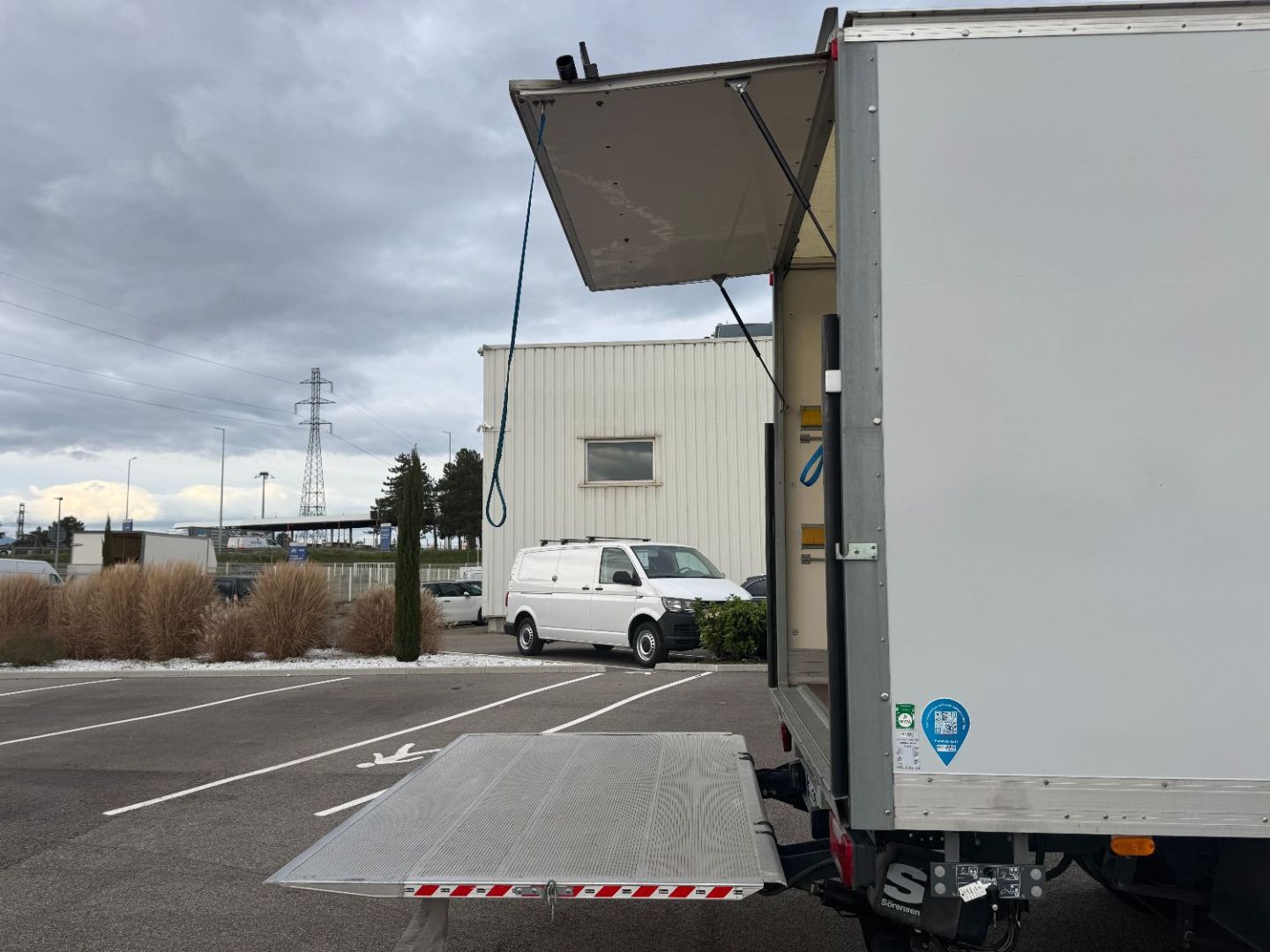 IVECO DAILY CAISSE - 35C16 HAYON