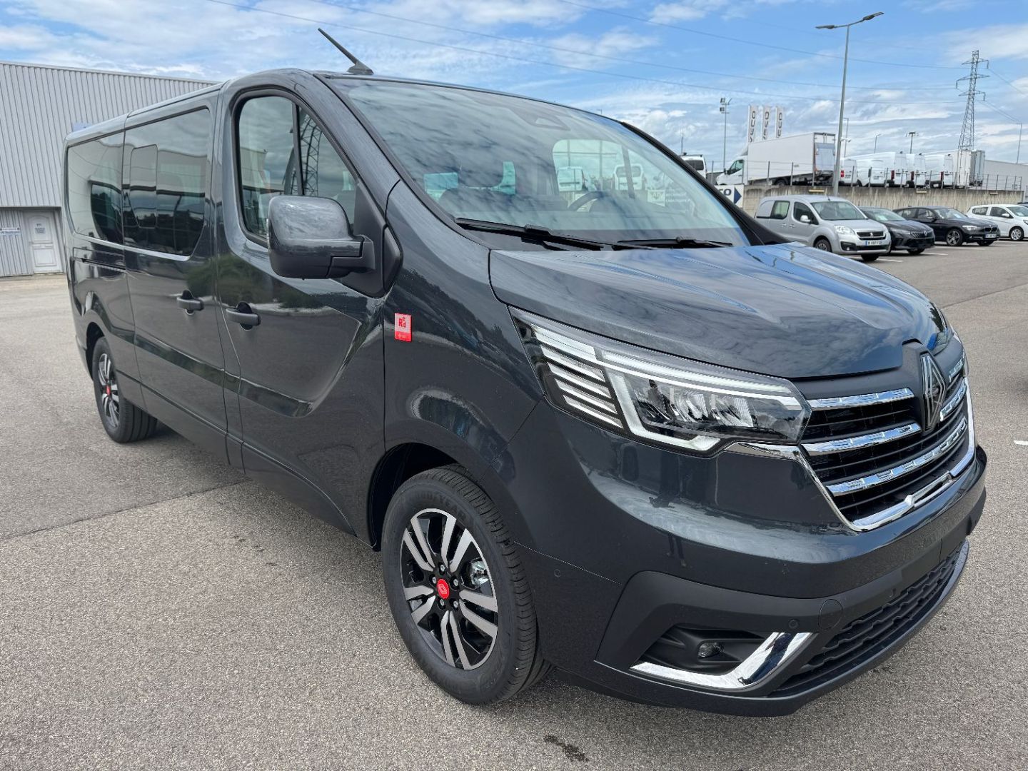 RENAULT TRAFIC COMBI - L2 BLUE DCI 150 BVA9 9PL (2025)