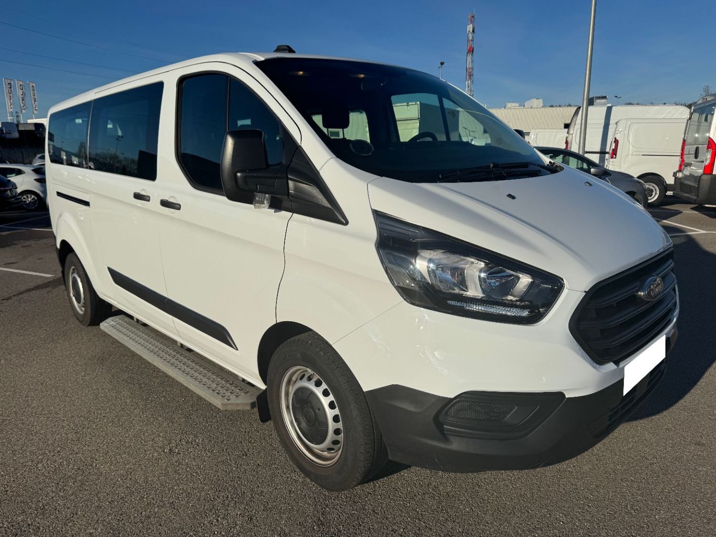 FORD TRANSIT CUSTOM KOMBI - 320 L2H1 2.0 TDCI 105 AMBIENTE 9PL (2020)