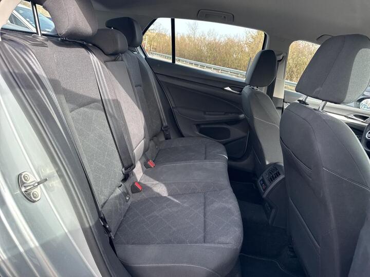 VOLKSWAGEN GOLF - 2.0 TDI 115 Life Business 1st