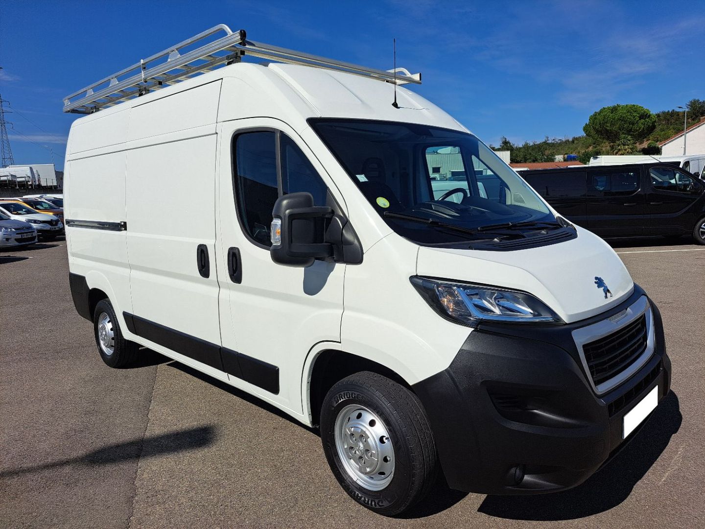 PEUGEOT BOXER 330 L2H2 2.0 BLUEHDI 130 PREMIUM PACK