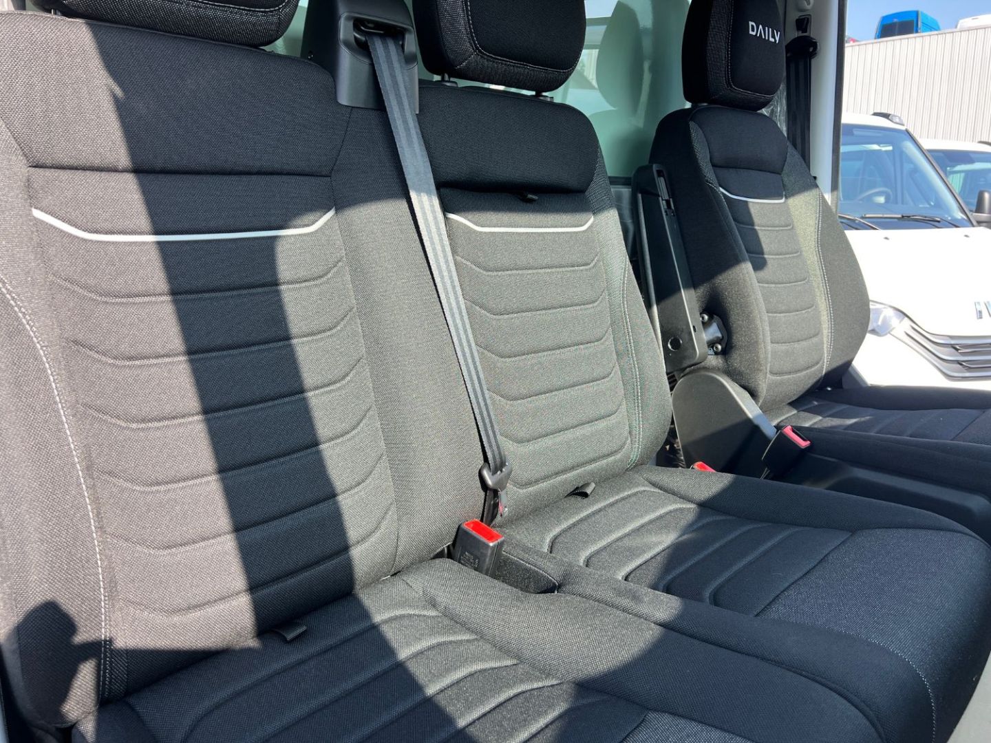 IVECO DAILY CAISSE - 35C18 A8 180CV 3L 20M3 CAPUCINE