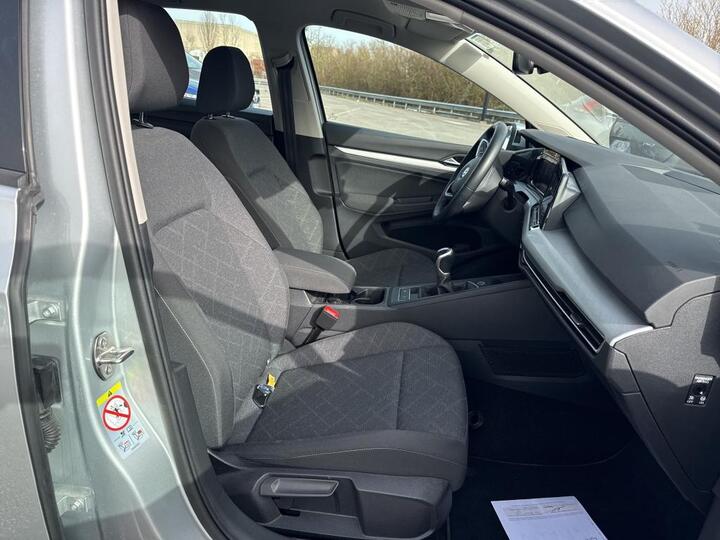 VOLKSWAGEN GOLF - 2.0 TDI 115 Life Business 1st