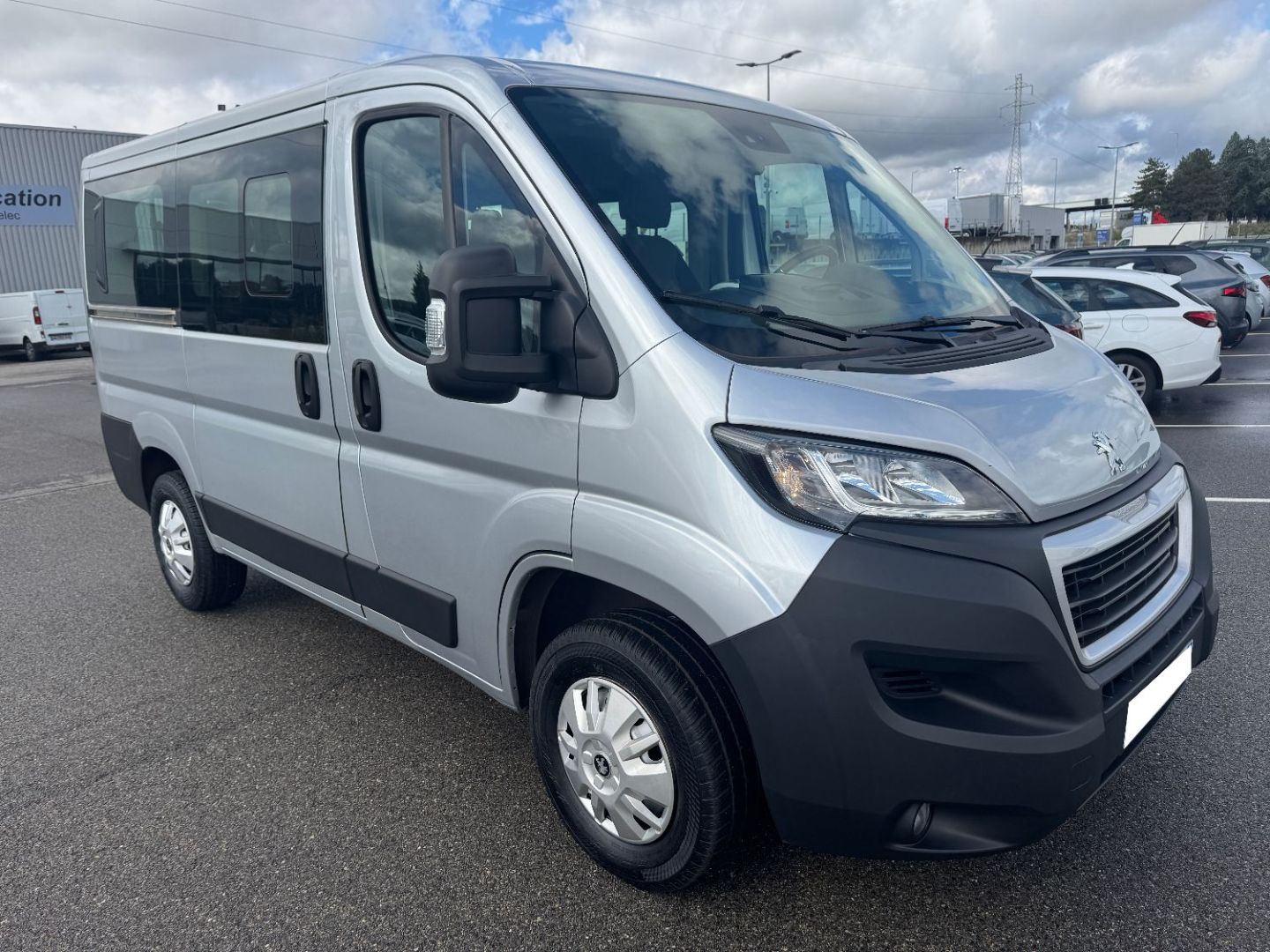 PEUGEOT BOXER COMBI - L1H1 2.2 BLUEHDI 140 PREMIUM PACK 9PL (2019)
