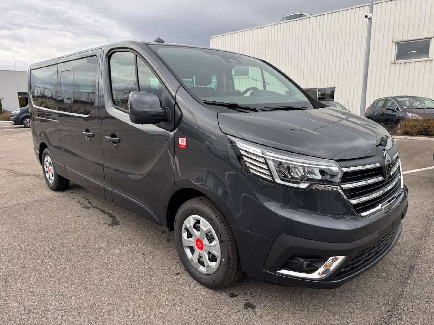 RENAULT TRAFIC COMBI - L2 BLUE DCI 150 RED EDITION 9PL (2026)