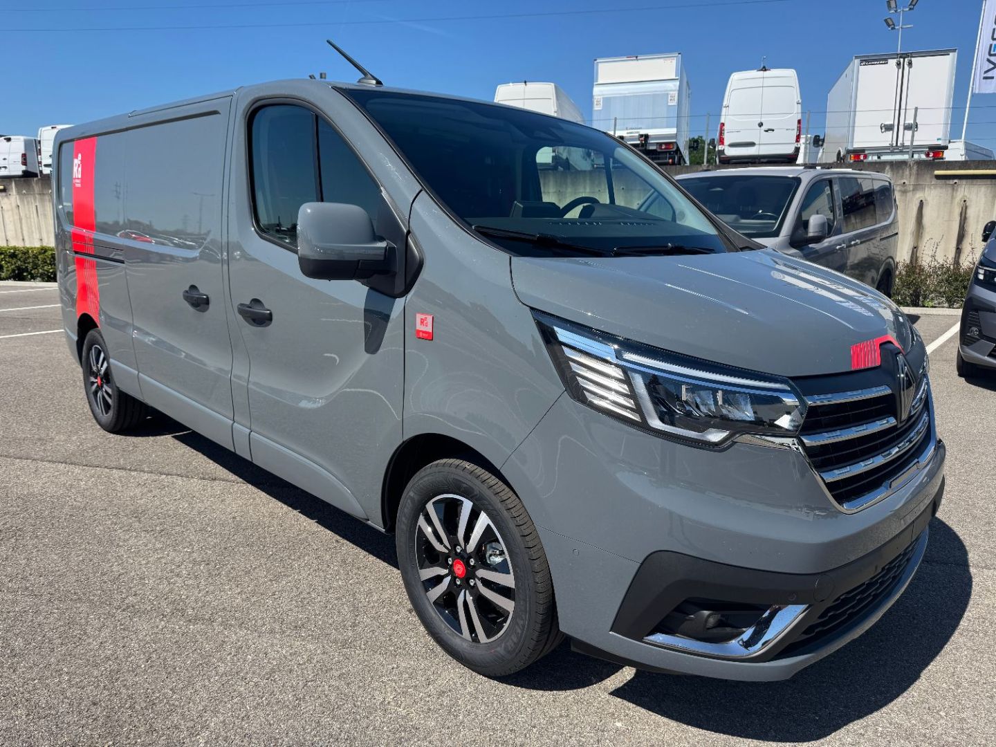 RENAULT TRAFIC FOURGON - L2H1 3T BLUE DCI 170 BVA9 EXCLUSIVE GSR2 (2026)