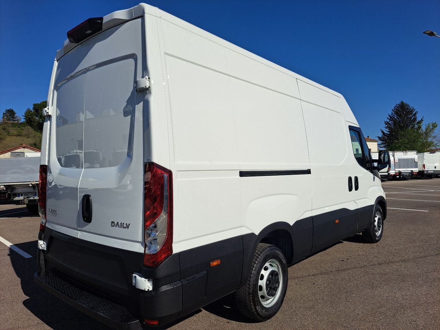 IVECO DAILY FOURGON - 35S18 180CV 3L L3H2 12M3