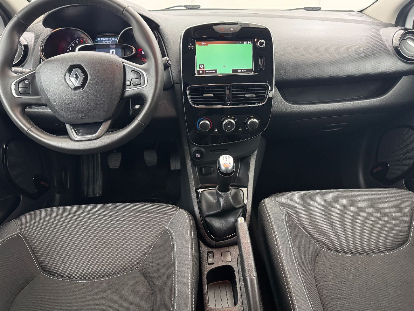 RENAULT CLIO IV ESTATE - Estate 0.9 TCe 90 zen