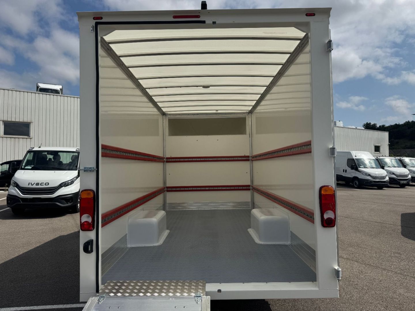 RENAULT MASTER CAISSE - 170 CV PLANCHER CABINE 21,6M3