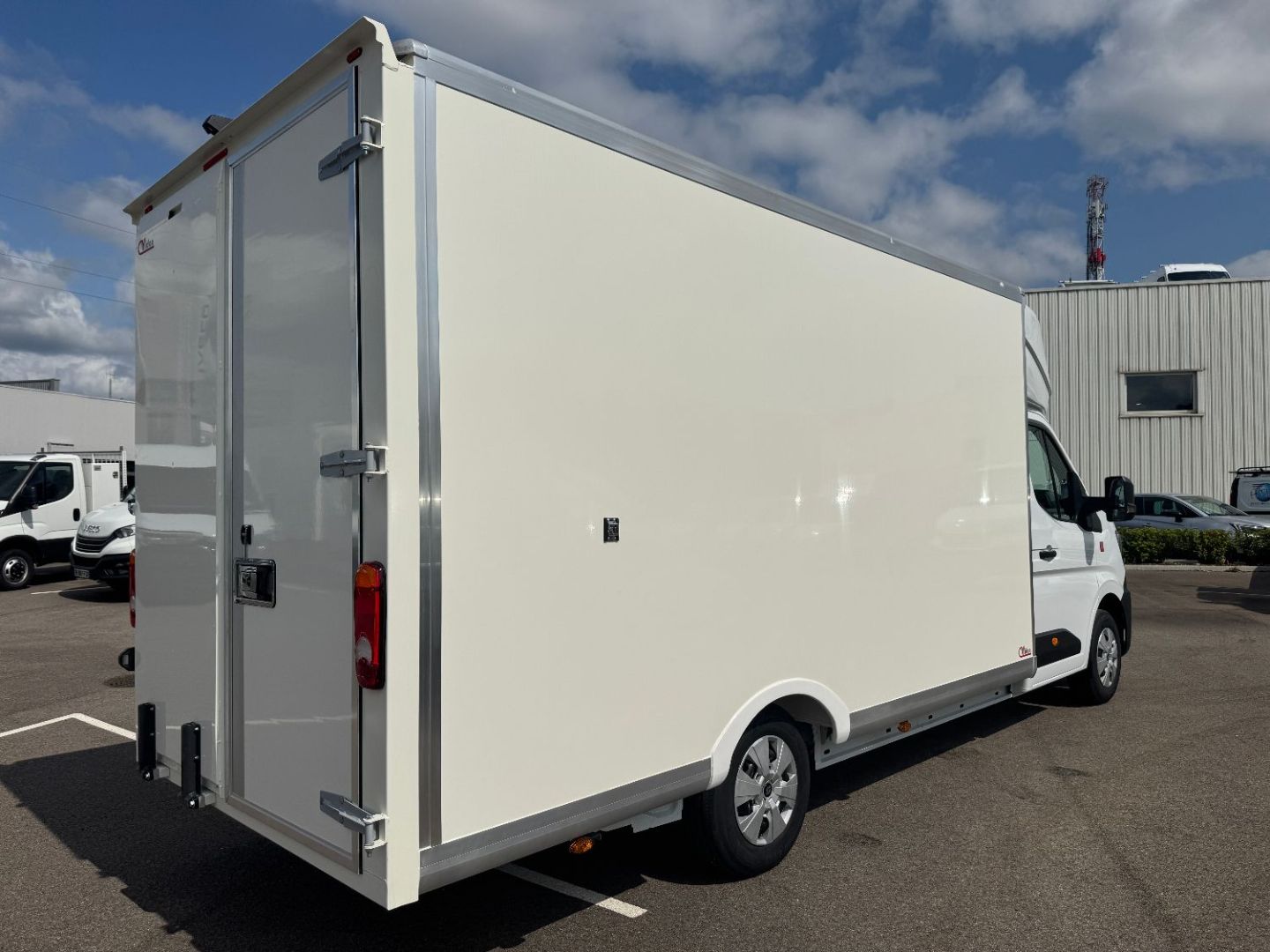 RENAULT MASTER CAISSE - 170 CV PLANCHER CABINE 21,6M3