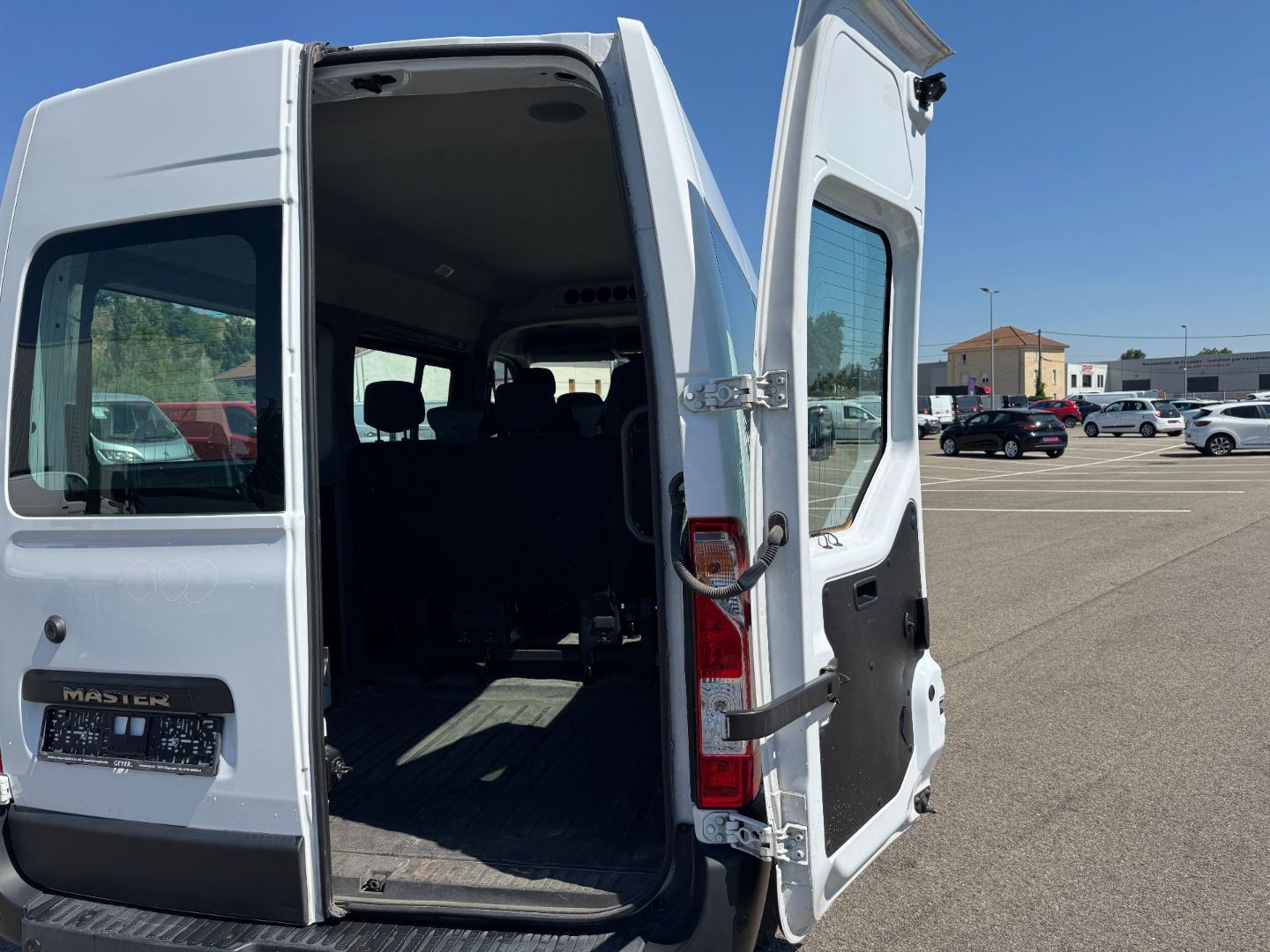 RENAULT MASTER COMBI - L2H2 2.3 dCi 145 9PL