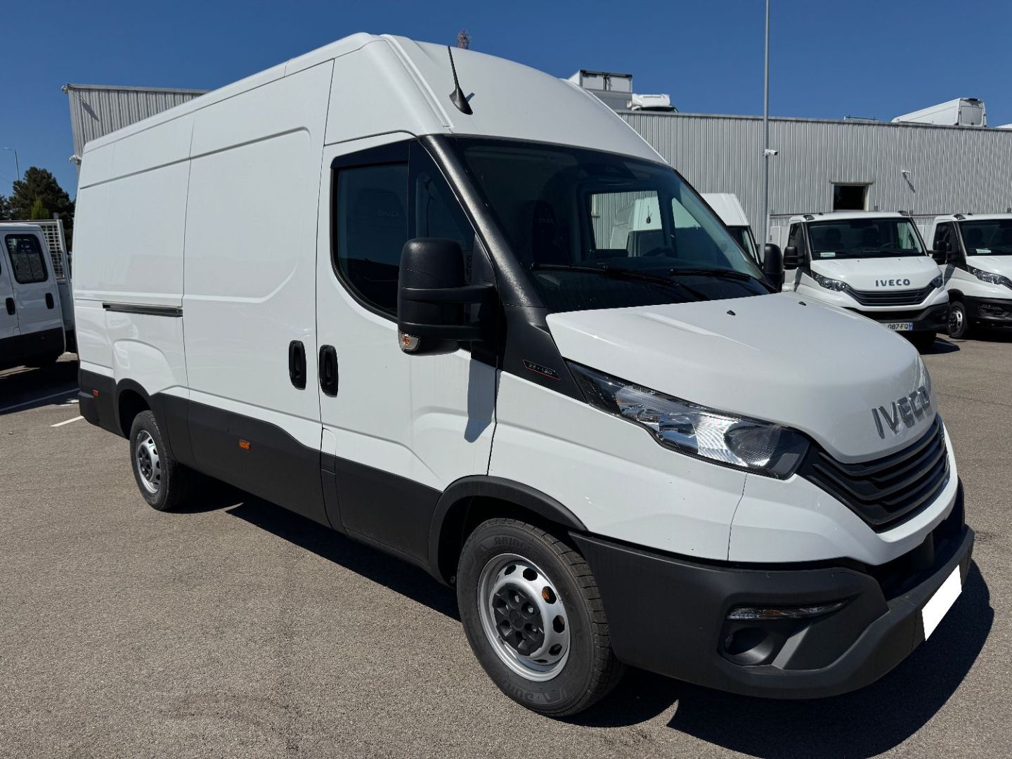 IVECO DAILY FOURGON - 35S18 L3 180CV 3L (2025)