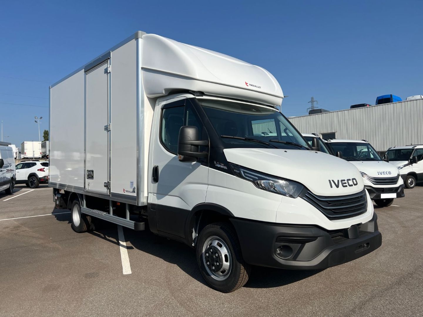 IVECO DAILY CAISSE - 35C18 A8 180CV 3L 20M3 CAPUCINE