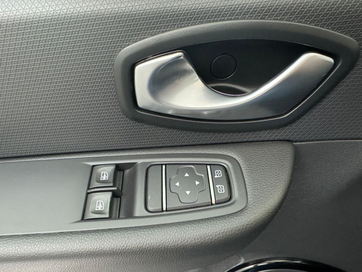 RENAULT CLIO IV ESTATE - Estate 0.9 TCe 90 zen