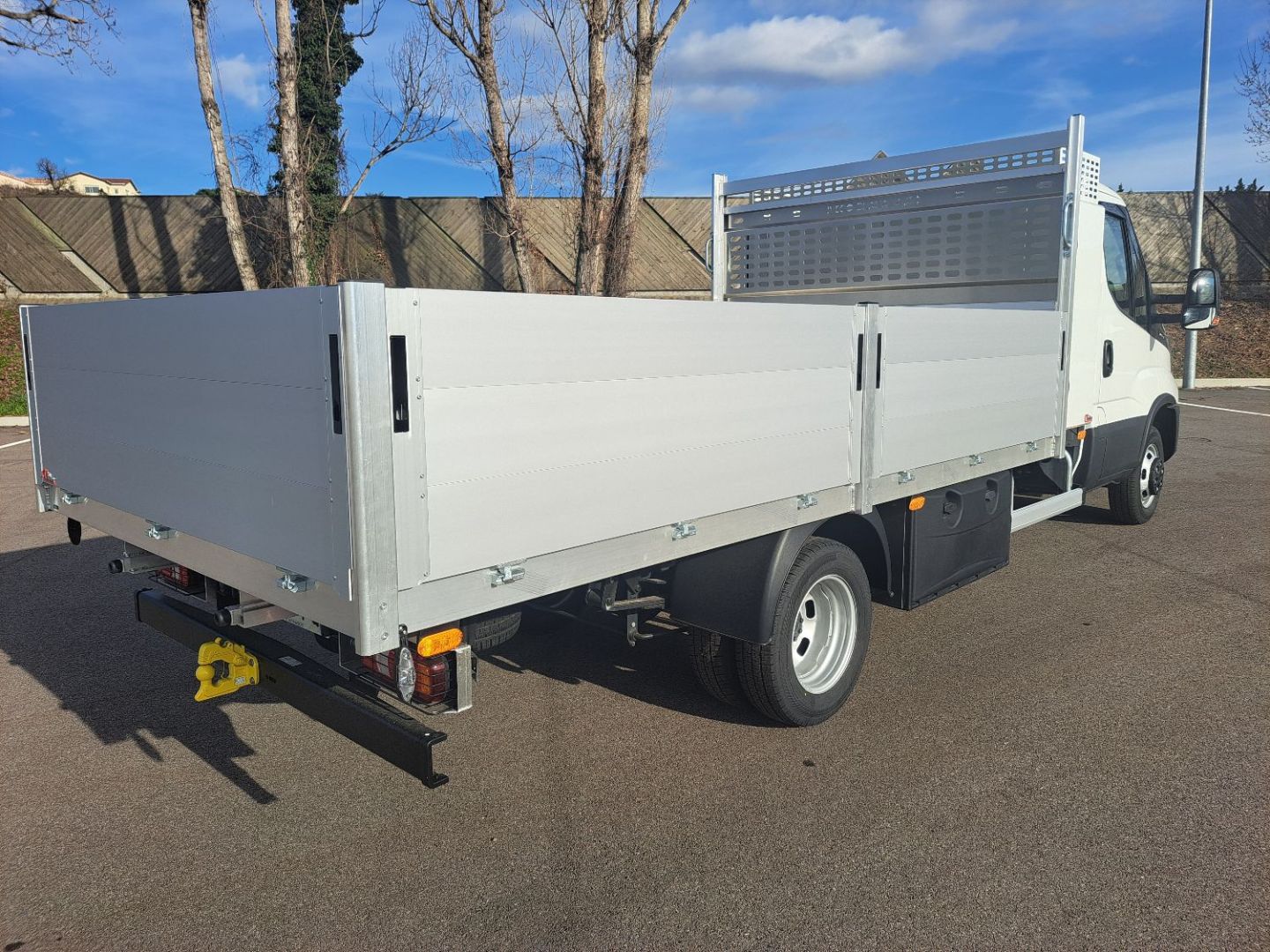 IVECO DAILY PLATEAU COFFRE - 35C18 180CV 3L ALU 3M80