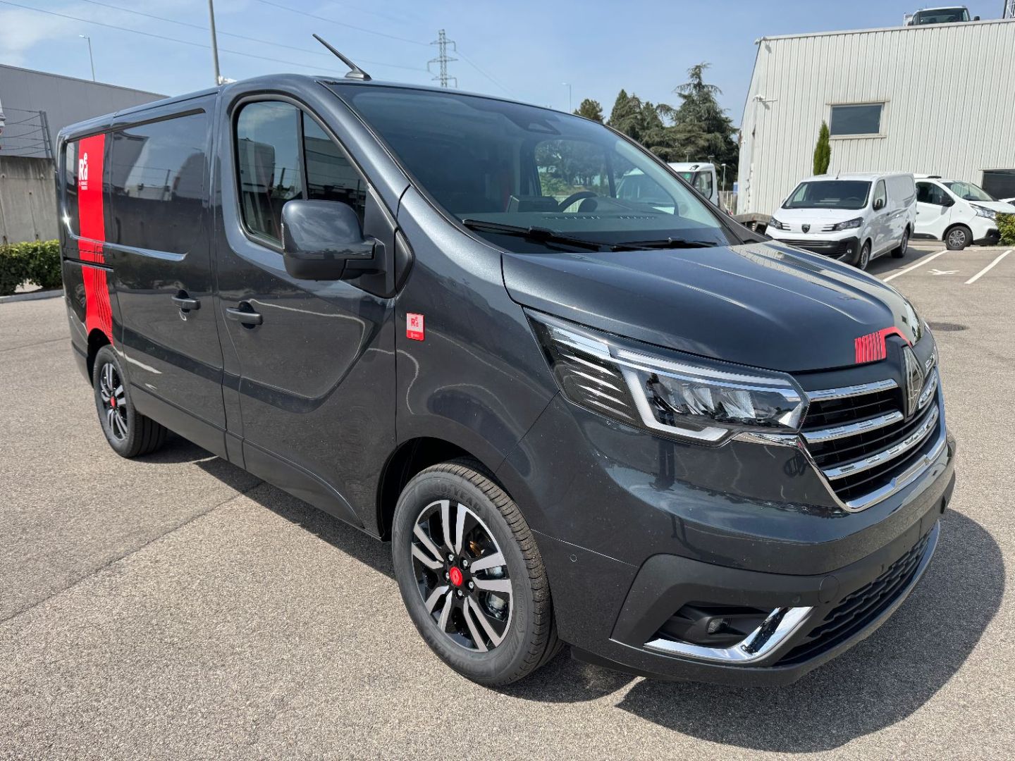 RENAULT TRAFIC FOURGON - L1H1 3T BLUE DCI 170 BVA9 EXCLUSIVE