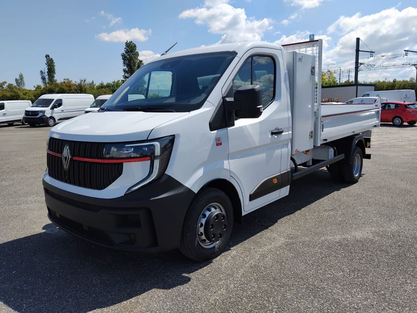 RENAULT MASTER BENNE - BENNE COFFRE 3T5 2.0 BLUE DCI 150 RED EDITION