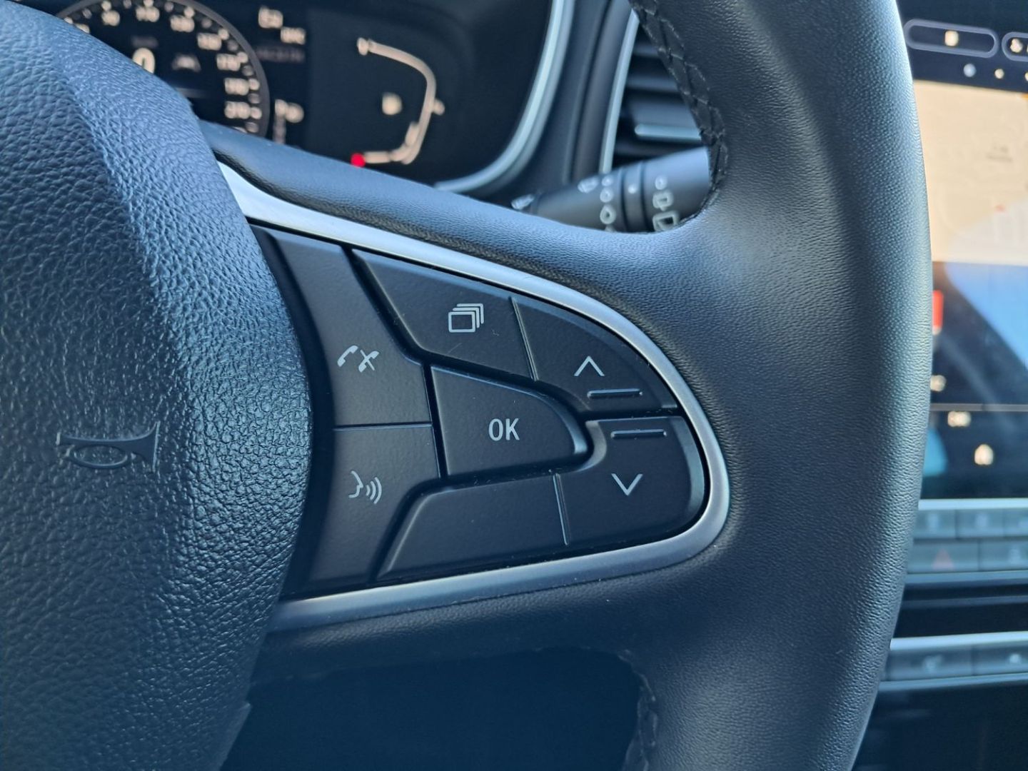 RENAULT MEGANE IV BERLINE - 1.3 TCe 140 TECHNO EDC