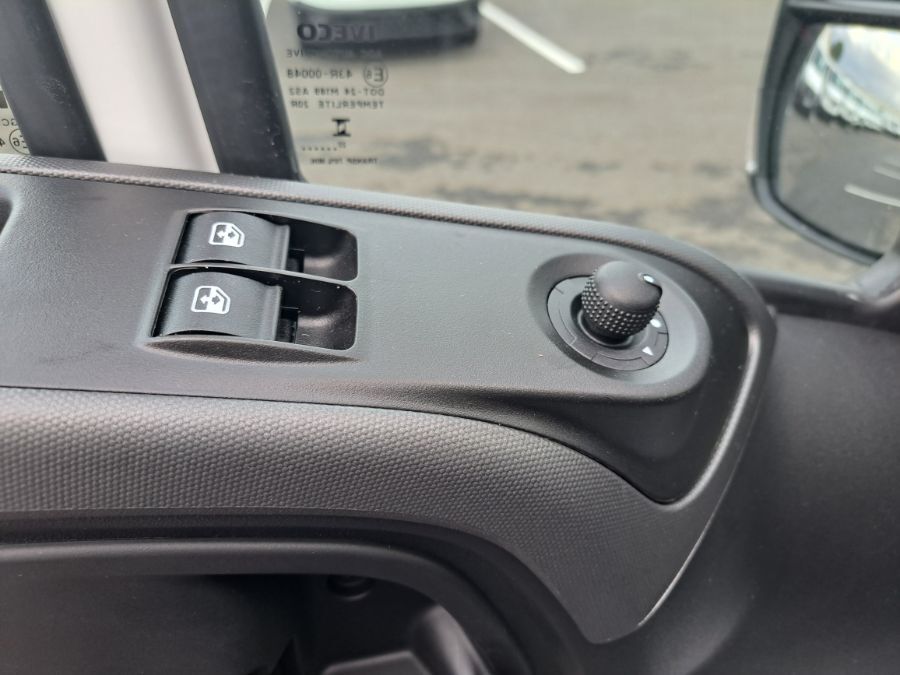 IVECO DAILY FRIGORIFIQUE - 35S18 A8 180CV 3L FOURGON L4H2 11.7M3