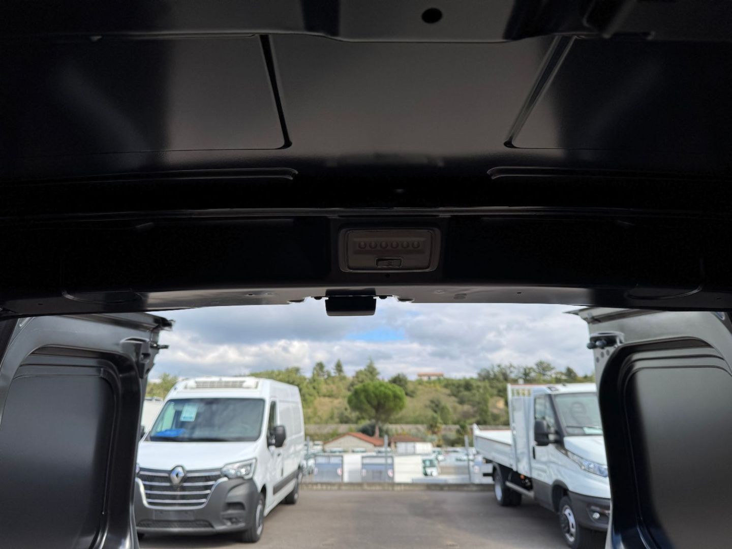 RENAULT RENAULT TRAFIC CABINE - L2H1 3T BLUE DCI 170 BVA9 GSR2 EXCLUSIVE 5PL