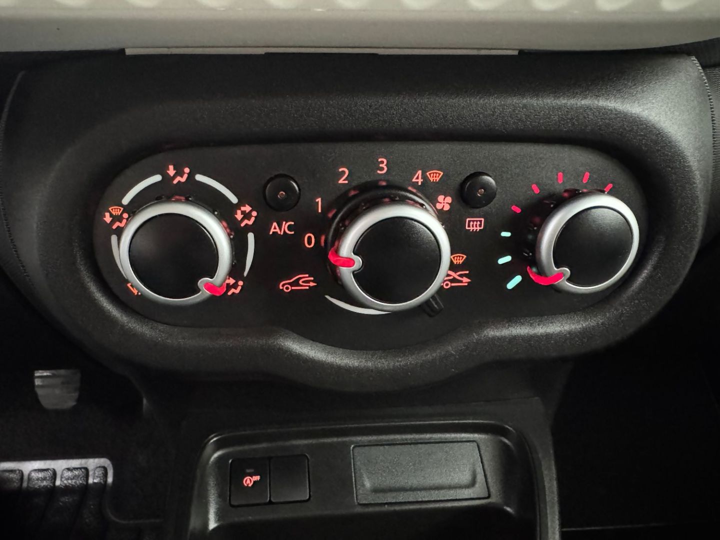 RENAULT TWINGO III - 1.0 SCe 65 Zen