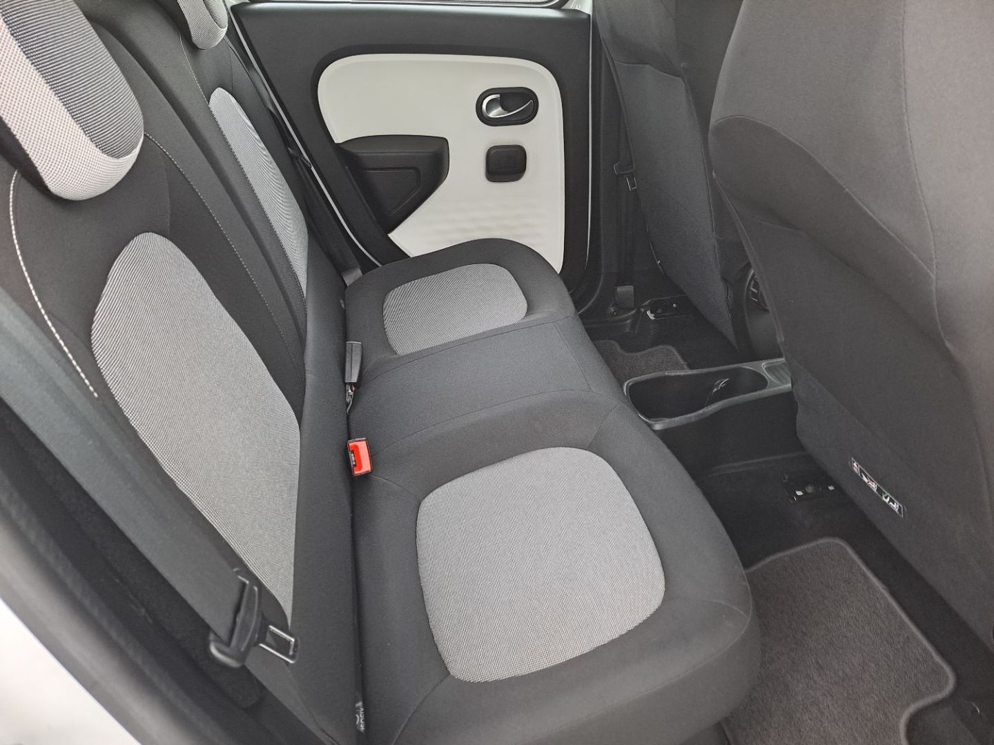 RENAULT TWINGO III - 1.0 SCe 75 Zen