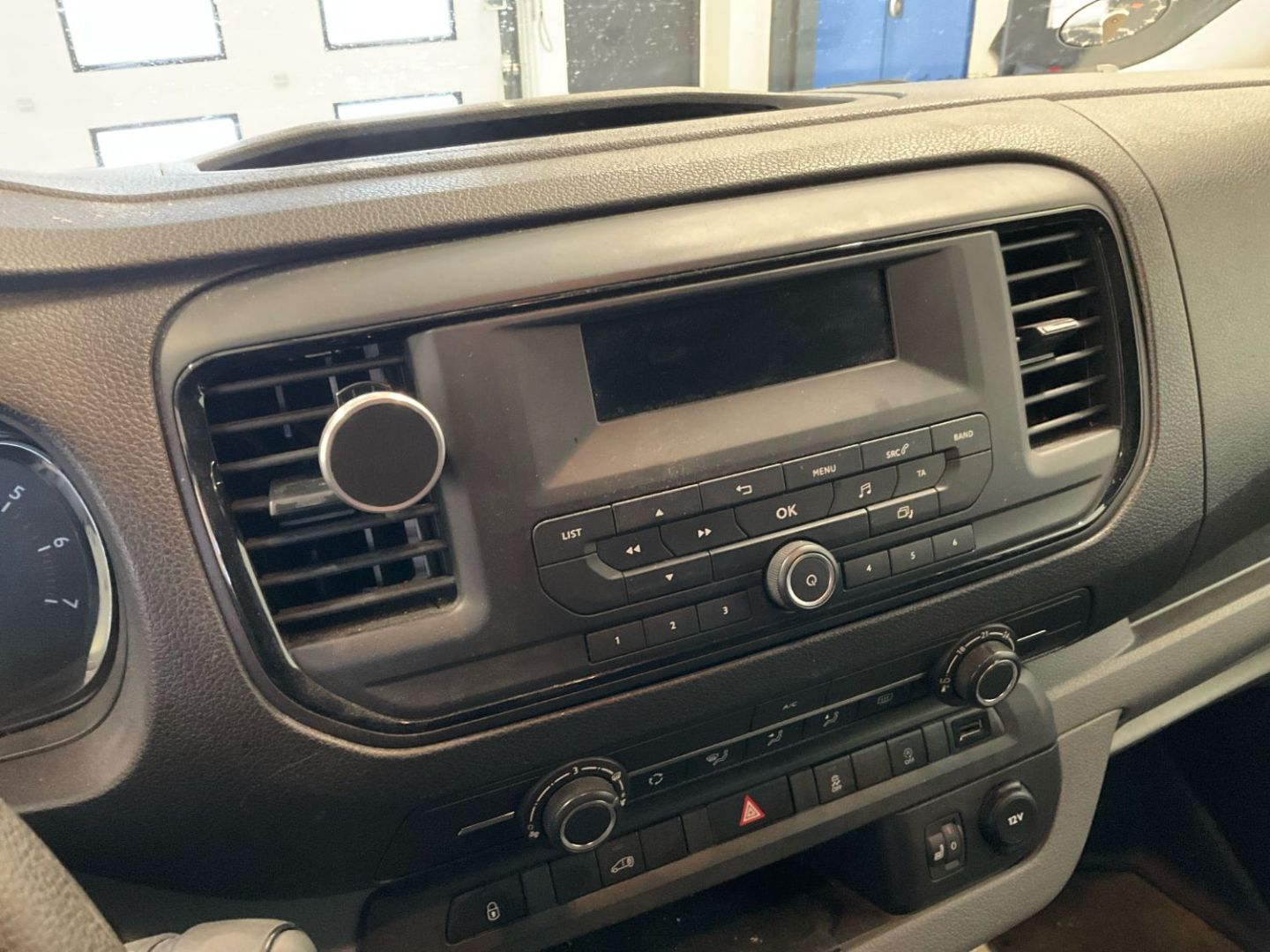 PEUGEOT EXPERT FOURGON - STANDARD 2.0 BLUEHDI 120 PREMIUM