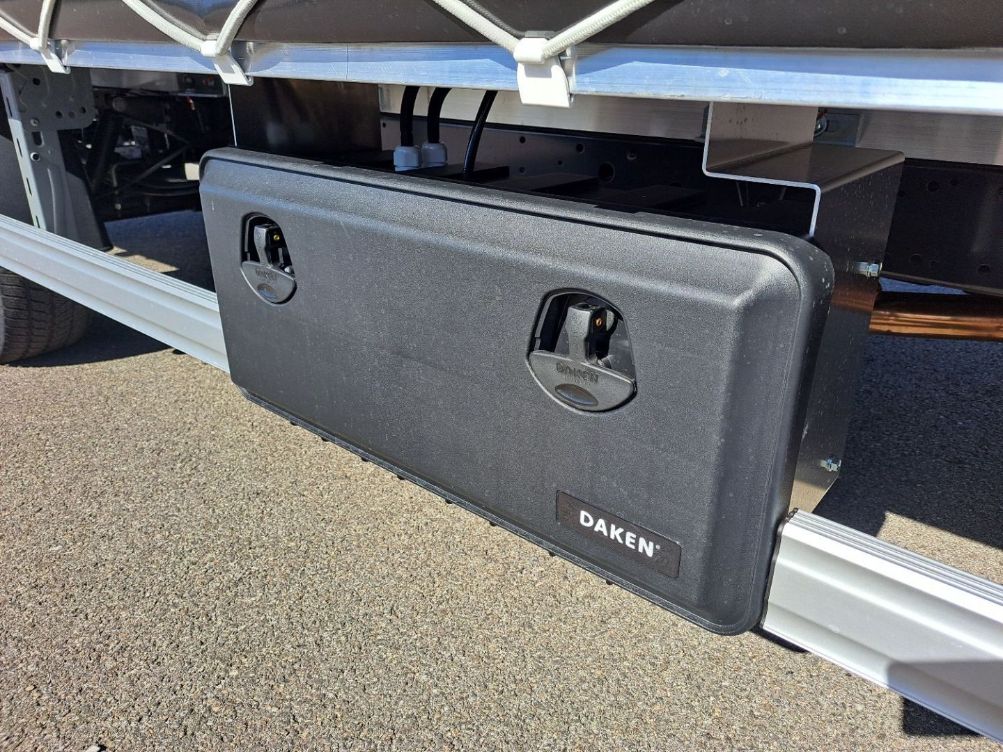 IVECO DAILY CAISSE - 35S18 A8 180CV 3L REHAUSSABLE 22M3