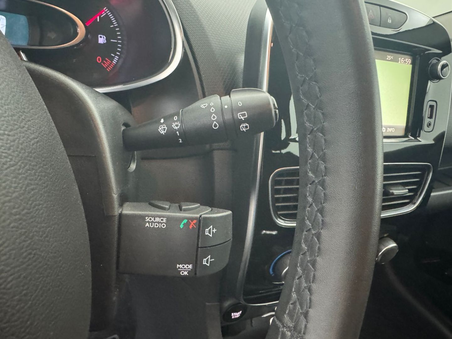 RENAULT CLIO IV ESTATE - ESTATE 0.9 TCe 90 ZEN