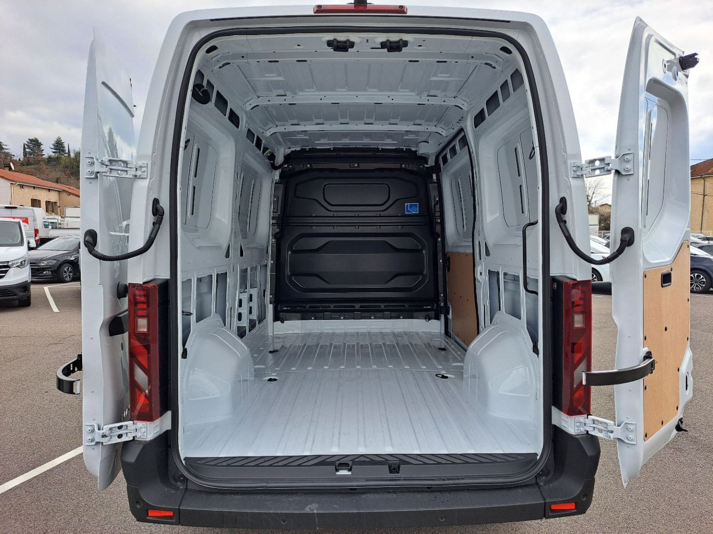 RENAULT MASTER VAN - TRAC 3T5 L2H2 BLUE DCI 170 AUTO