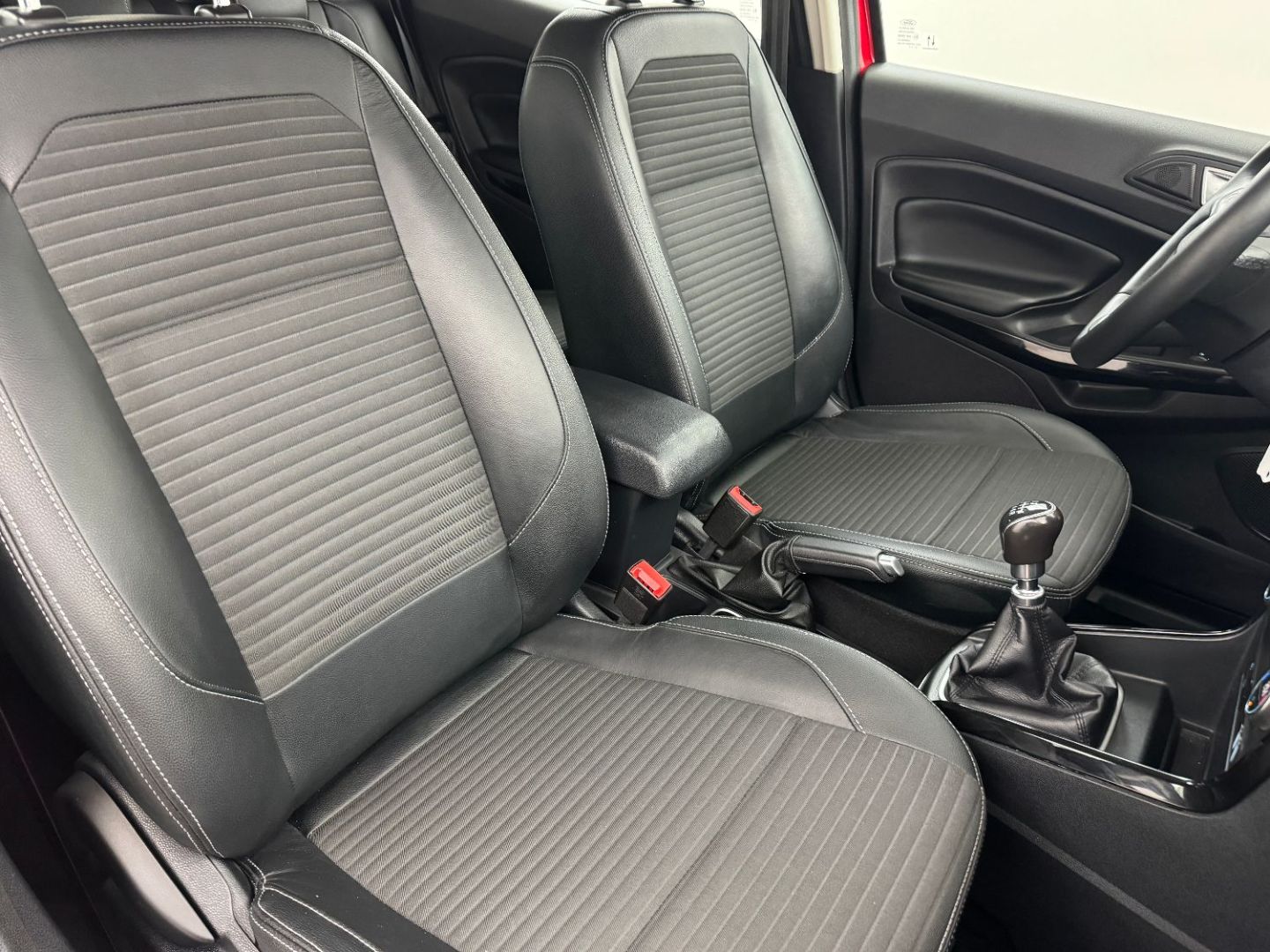 FORD ECOSPORT - 1.0 EcoBoost 125 Titanium