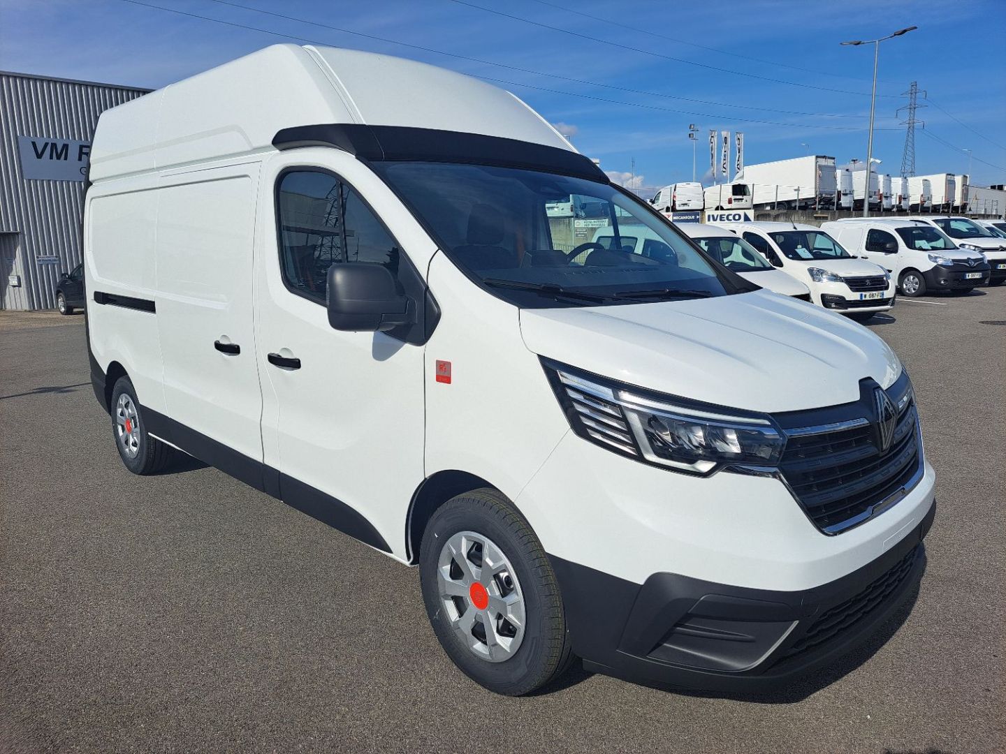 RENAULT TRAFIC FOURGON - L2H2 3T BLUE DCI 150 GSR2 RED EDITION PLUS