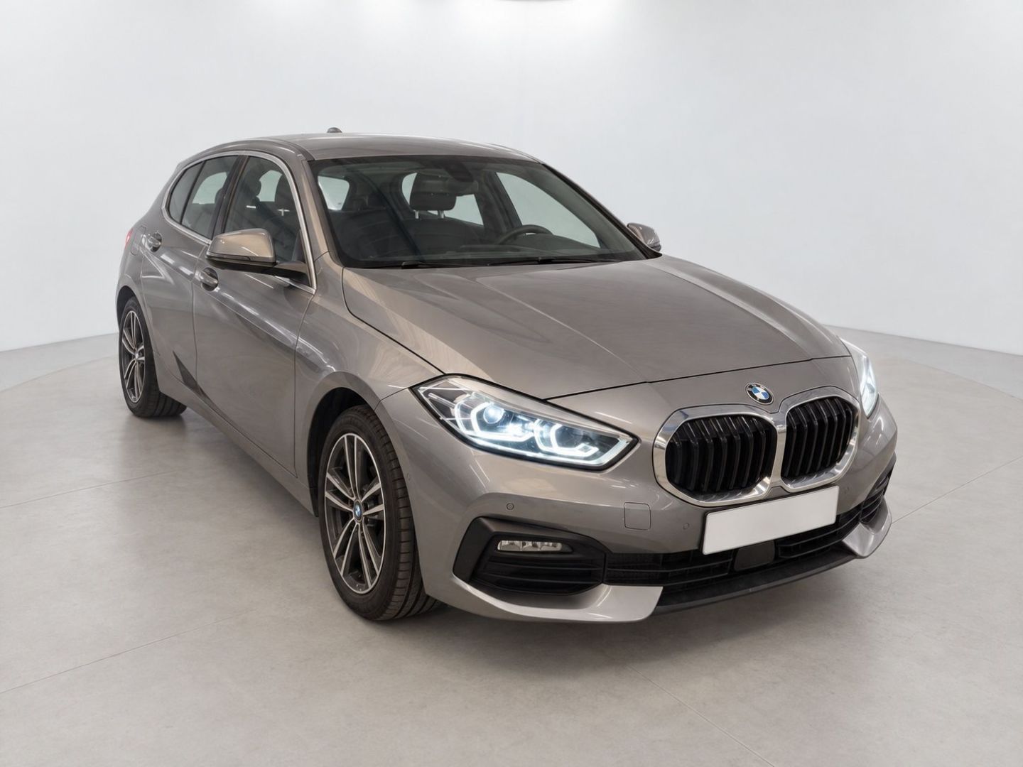 BMW SERIE 1 - 118i 136 Business Design DKG7