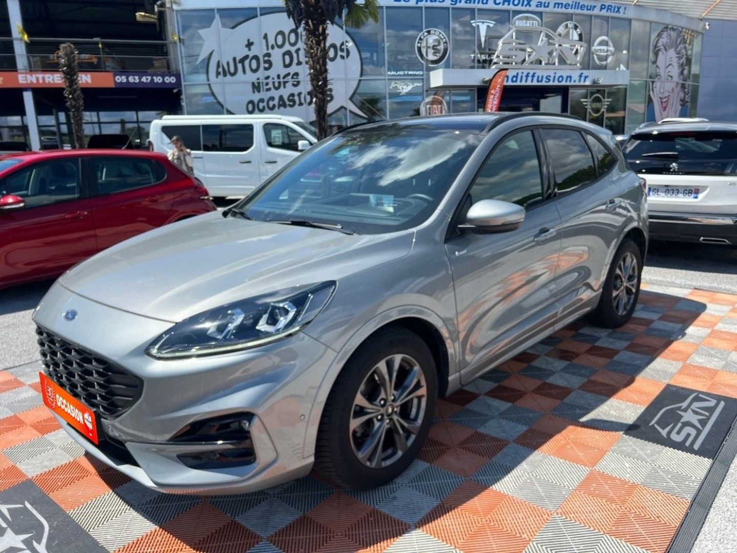 FORD KUGA - 2.0 TDCI 120 ST LINE X BVA TOIT GPS CAMÉRA HAYON PACK HIVER ATTELAGE (2023)