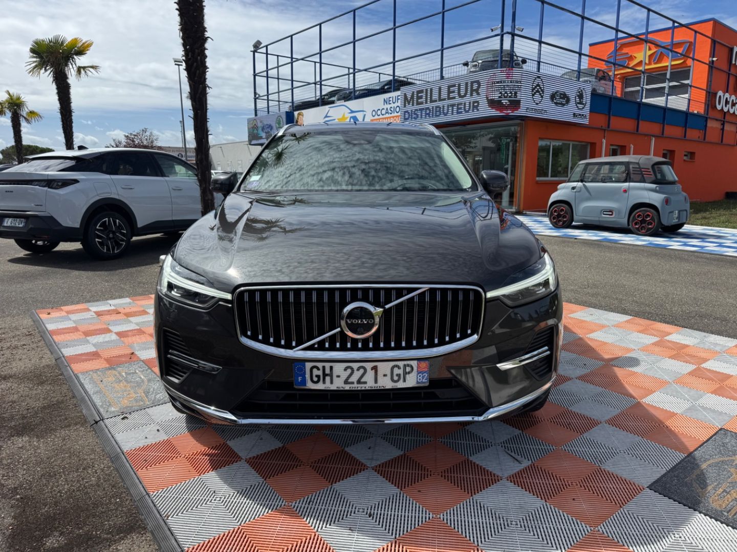 VOLVO XC 60 - 2.0 T6 340 AWD INSCRIPTION LUXE CUIR TOIT SUSPENSION CAMÉRA 1°MAIN (2022)