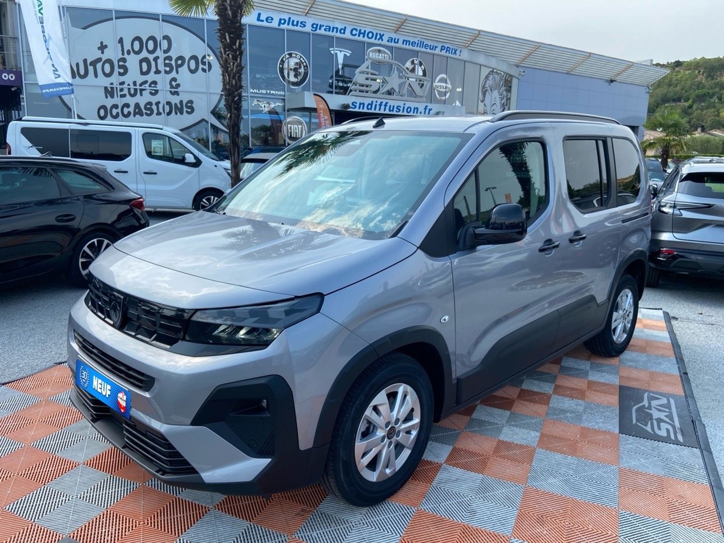 PEUGEOT RIFTER BlueHDi 130 EAT8 ALLURE PACK STYLE GPS ADML Chargeur Caméra JA 16" N-1