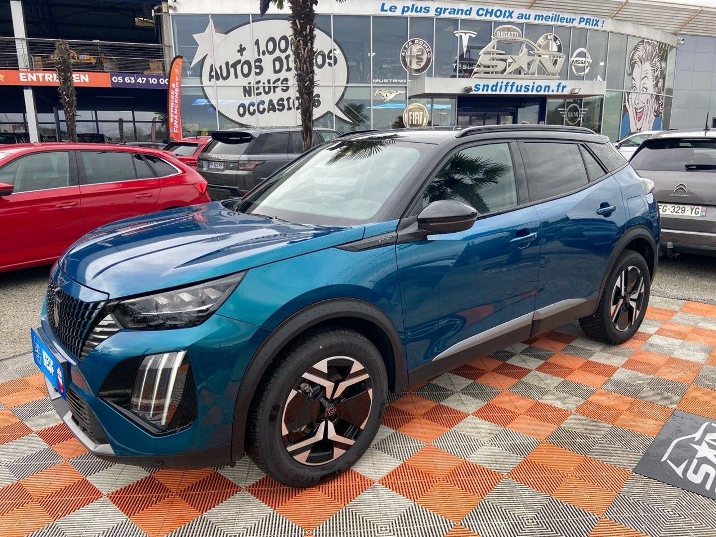 PEUGEOT 2008 - II (2) 1.2 Hybrid 145 GT e-DCS6 GPS Caméra 360° Pack Hiver