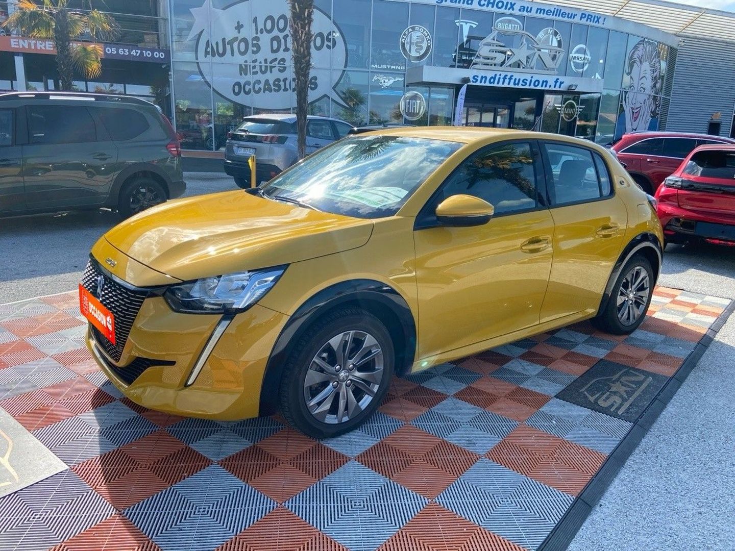 PEUGEOT 208 136 ALLURE