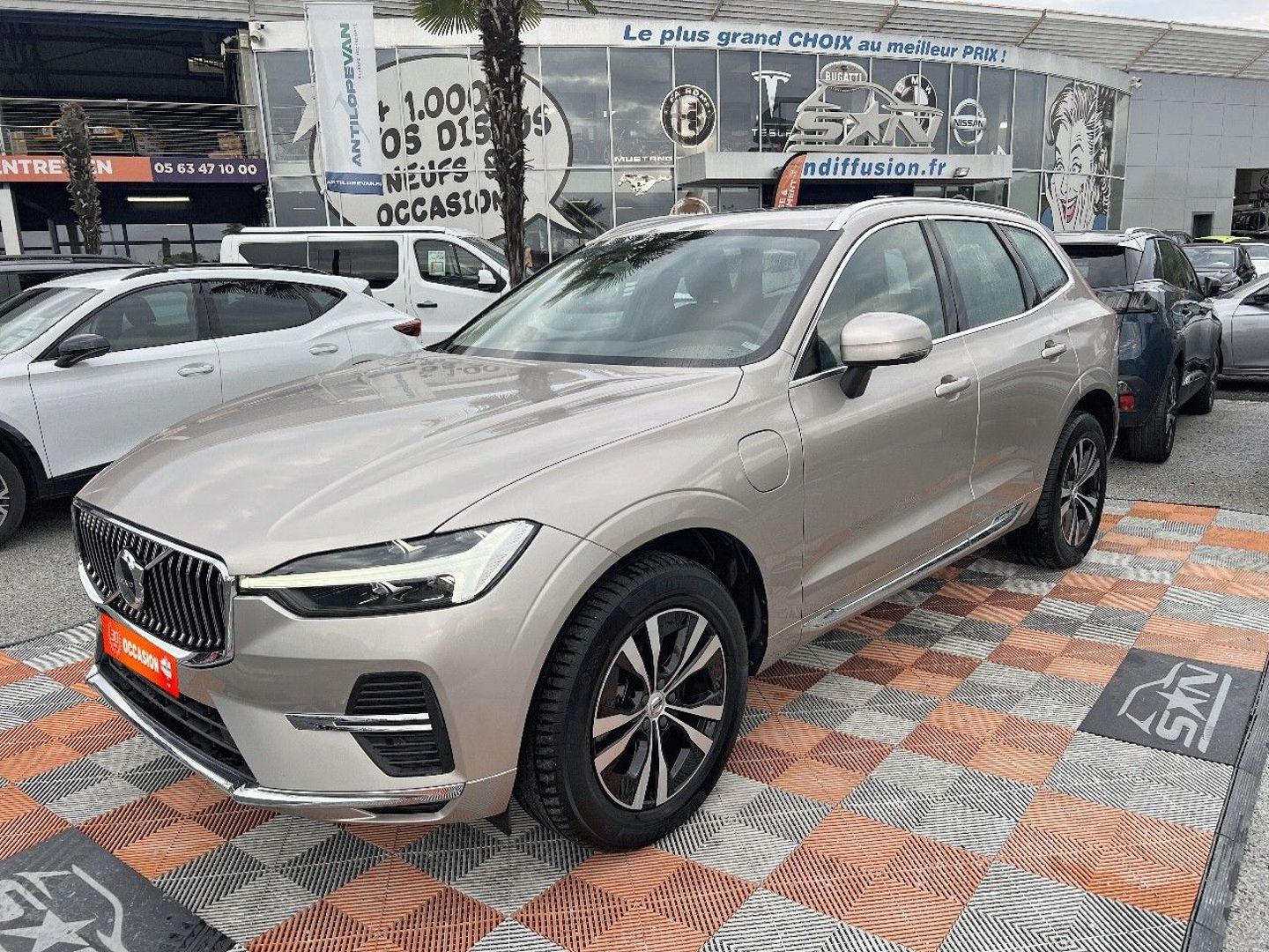 VOLVO XC 60 T6 AWD PHEV 350 BVA8 CORE BRIGHT Toit Pano Caméra Hayon JA 18"