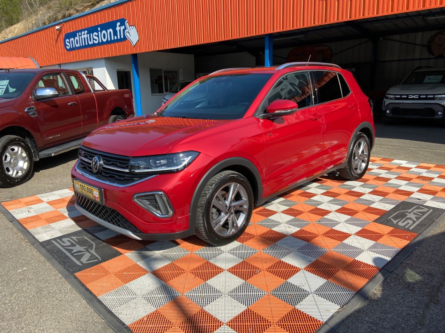 VOLKSWAGEN T-CROSS - 1.0 TSI 116 DSG7 R-LINE GPS CAMÉRA 1°MAIN (2024)