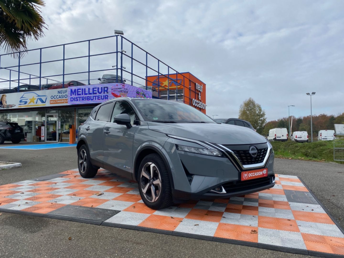 NISSAN QASHQAI - E -POWER 190 N-CONNECTA TOIT PANO GPS CAMÉRA 360° PACK HIVER (2023)