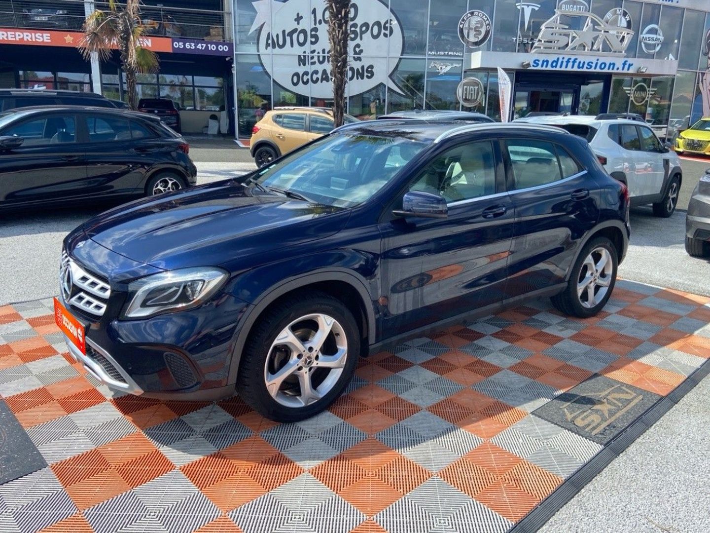 MERCEDES-BENZ GLA - 180D SENSATION 7G-DCT CUIR GPS (2018)