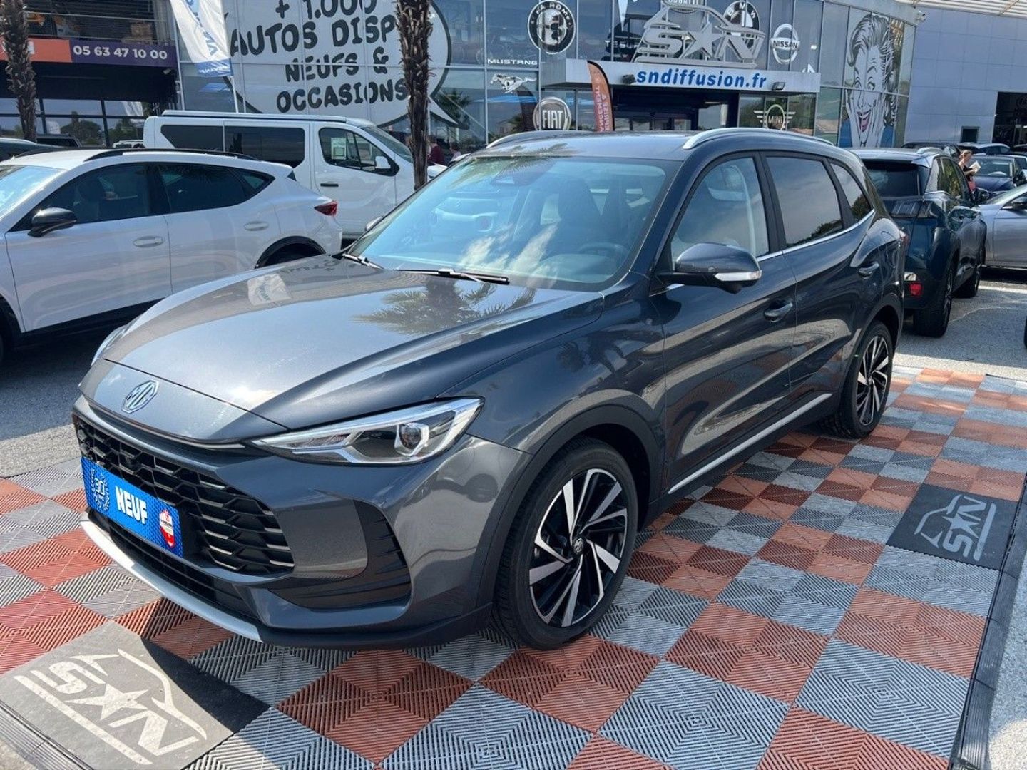 MG ZS - 1.5 HYBRID + 195 LUXURY GPS Toit Pano Caméra 360° JA 18"