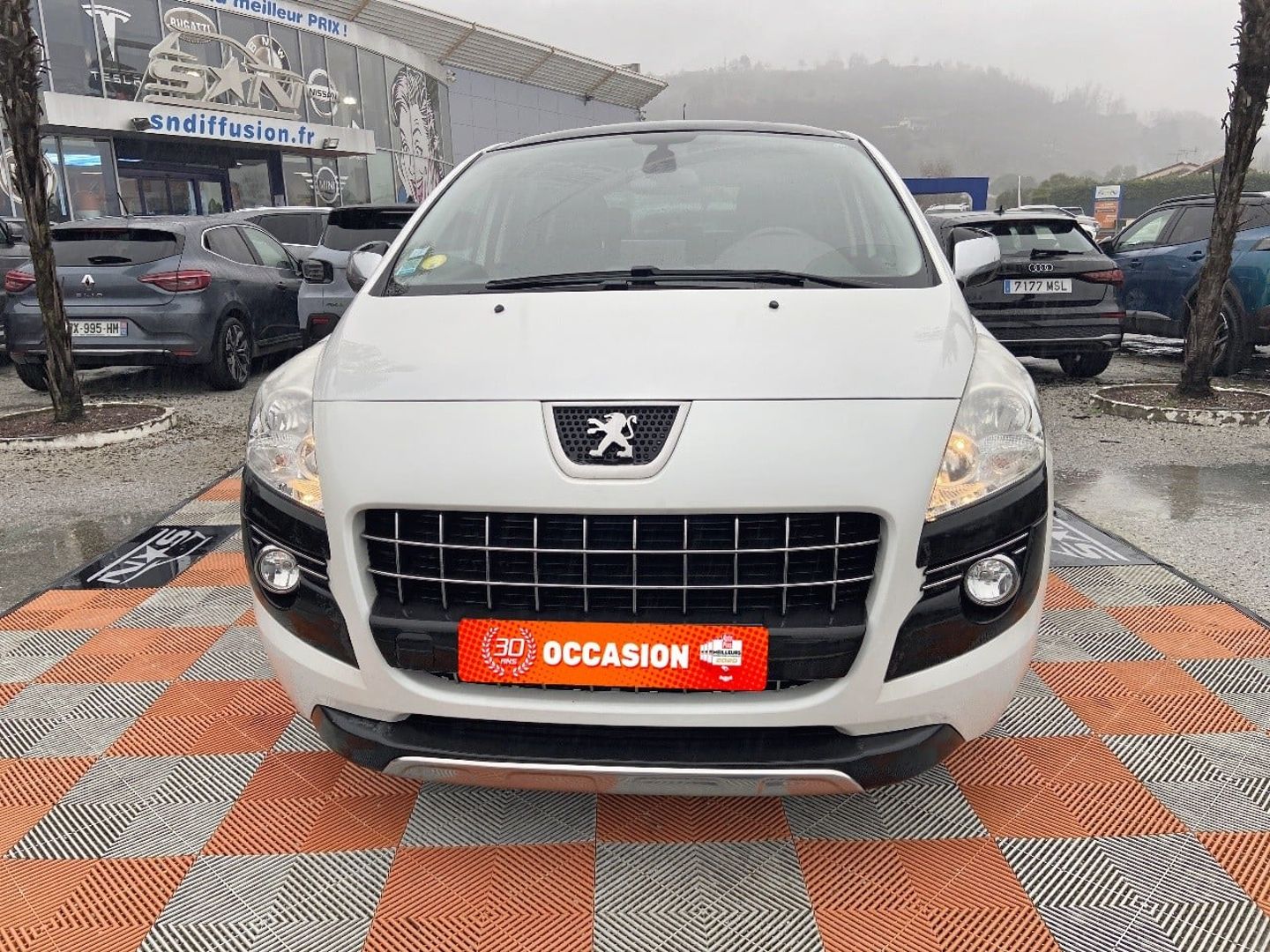 PEUGEOT 3008 - 1.6 HDI 115 STYLE